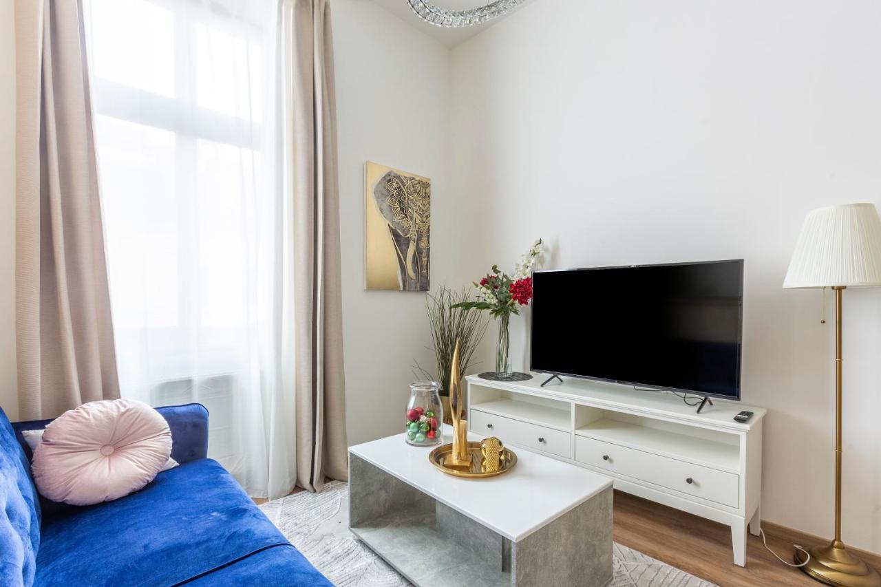 Explore Budapest From A Luxurious Cozy Apartment Exterior foto