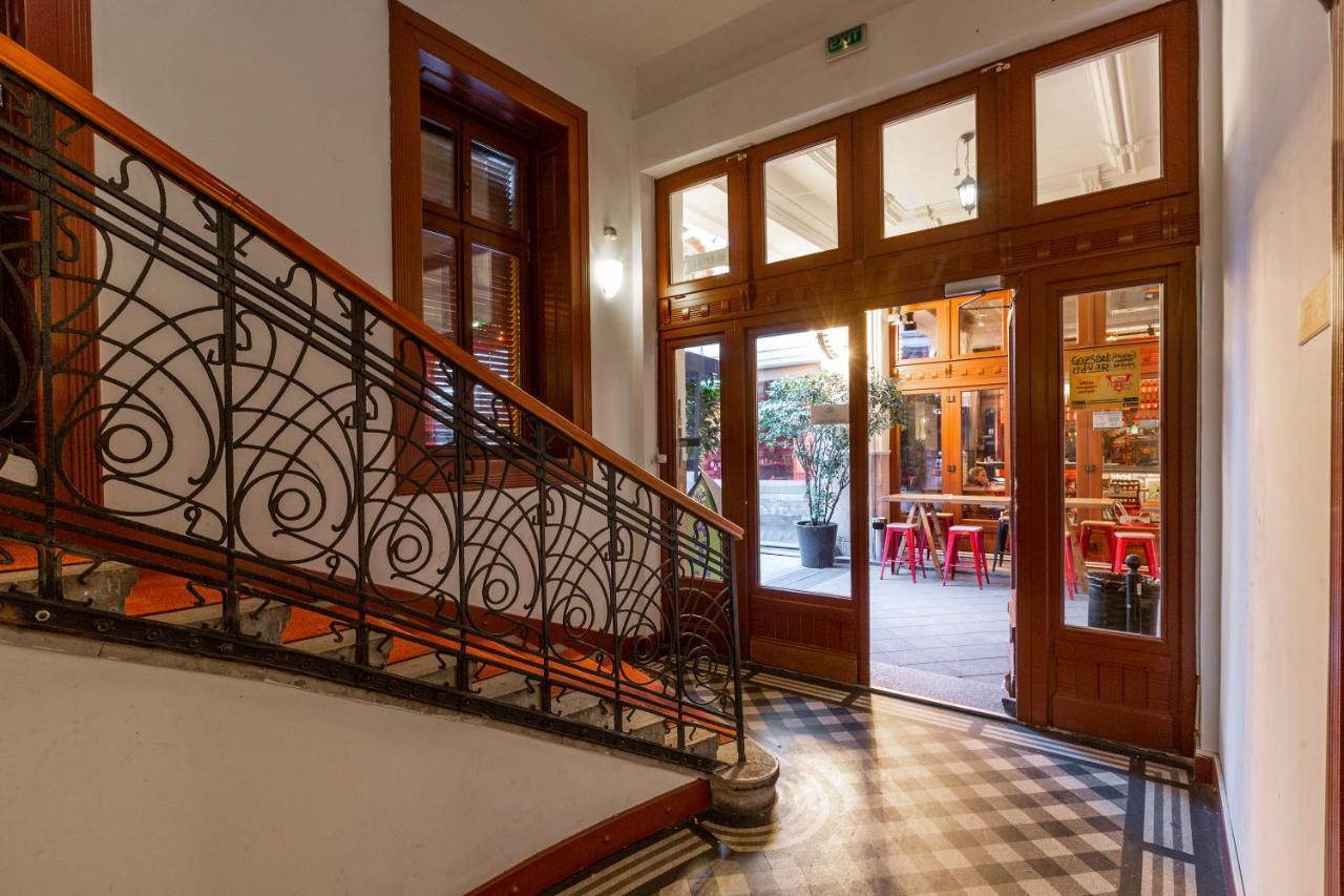 Explore Budapest From A Luxurious Cozy Apartment Exterior foto