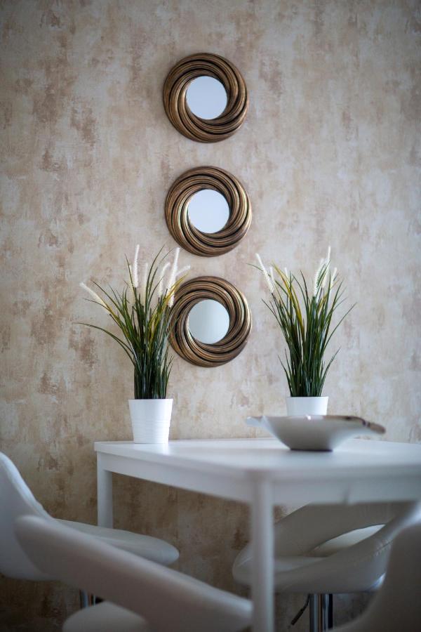 Explore Budapest From A Luxurious Cozy Apartment Exterior foto